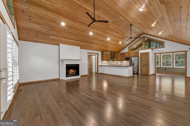 105 Loftis Mtn Road, Blairsville, GA 30512
