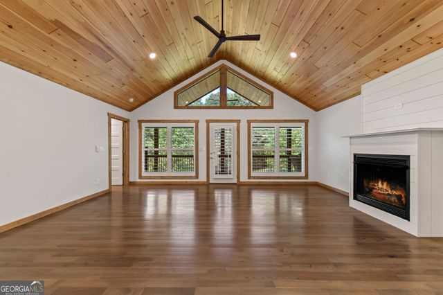 105 Loftis Mtn Road, Blairsville, GA 30512