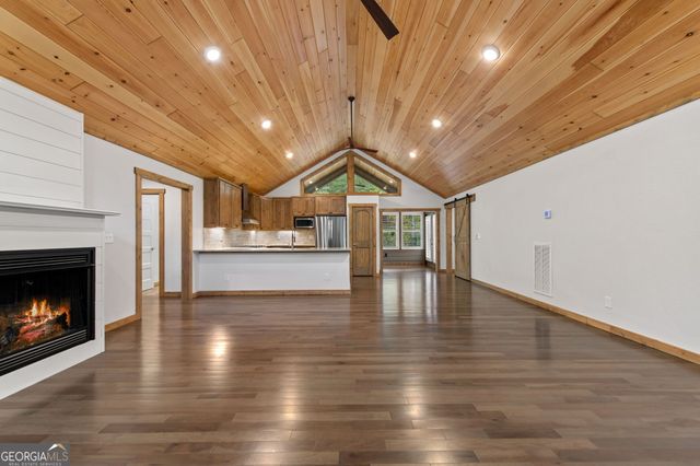 105 Loftis Mtn Road, Blairsville, GA 30512