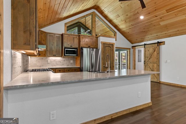 105 Loftis Mtn Road, Blairsville, GA 30512