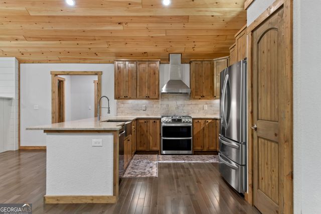105 Loftis Mtn Road, Blairsville, GA 30512