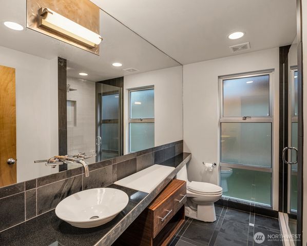 7352 56th Avenue NE, Seattle, WA 98115