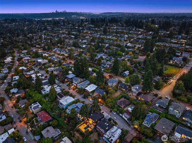 7352 56th Avenue NE, Seattle, WA 98115