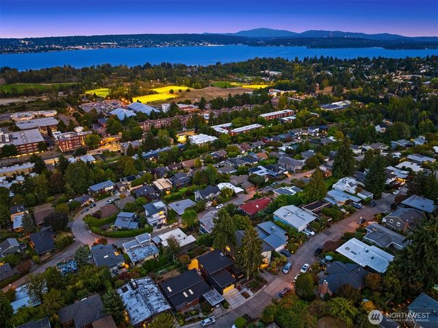 7352 56th Avenue NE, Seattle, WA 98115