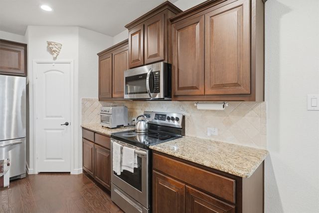 924 Meadow Scape Drive, Fort Worth, TX 76028