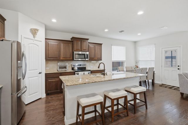 924 Meadow Scape Drive, Fort Worth, TX 76028