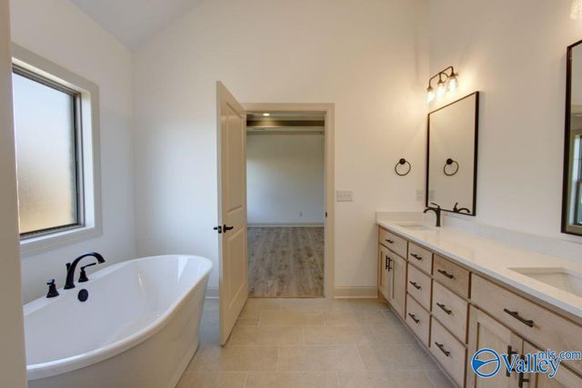 26450 Old Town Drive, Athens, AL 35613