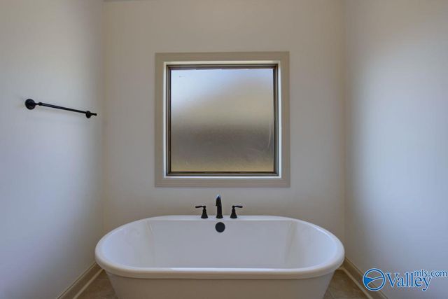 26450 Old Town Drive, Athens, AL 35613