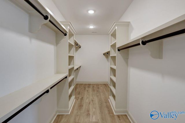 26450 Old Town Drive, Athens, AL 35613