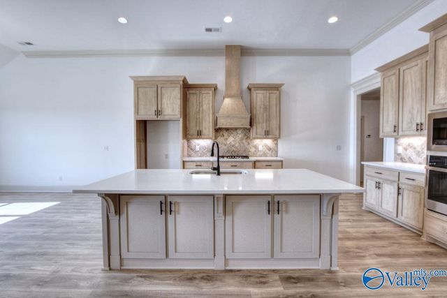 26450 Old Town Drive, Athens, AL 35613