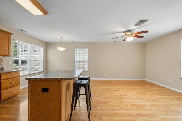 15208 Greenbelt Drive, Urbandale, IA 50323