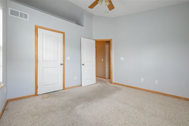15208 Greenbelt Drive, Urbandale, IA 50323