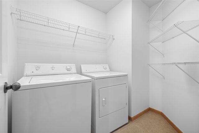 15208 Greenbelt Drive, Urbandale, IA 50323