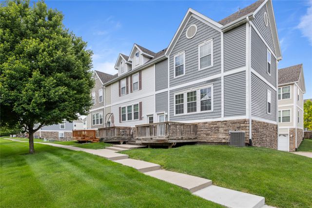 15208 Greenbelt Drive, Urbandale, IA 50323
