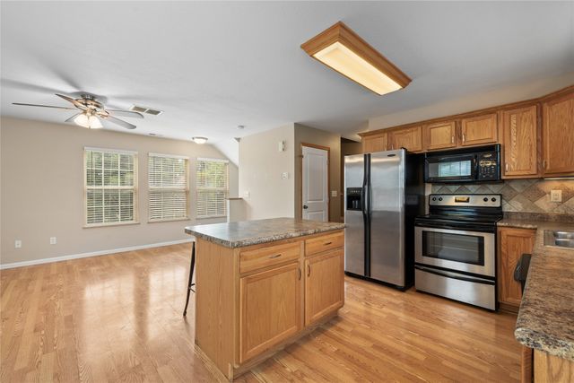 15208 Greenbelt Drive, Urbandale, IA 50323
