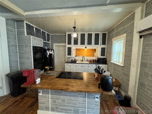 207 N State Street, Wagoner, OK 74467