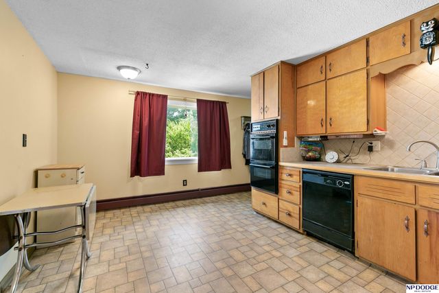 511 Voorhis Street, Council Bluffs, IA 51503