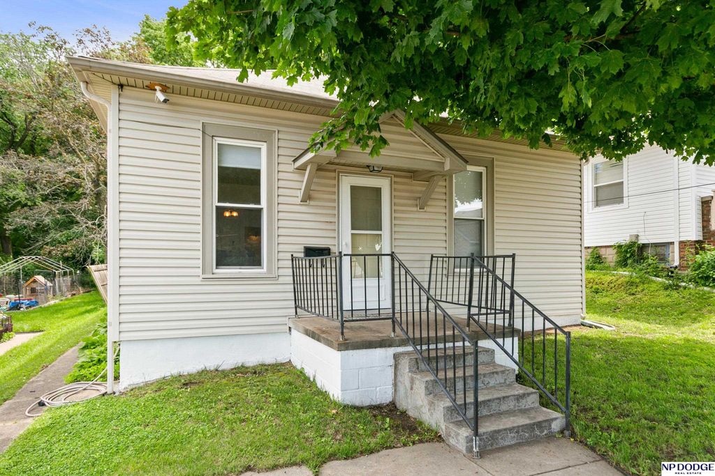 511 Voorhis Street, Council Bluffs, IA 51503