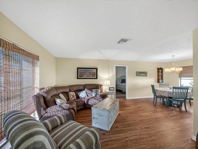 133 NW Avens St, Port St Lucie, FL 34983