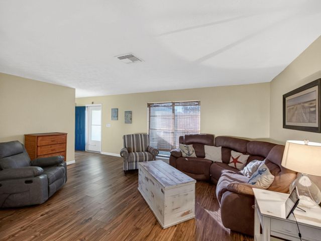 133 NW Avens St, Port St Lucie, FL 34983