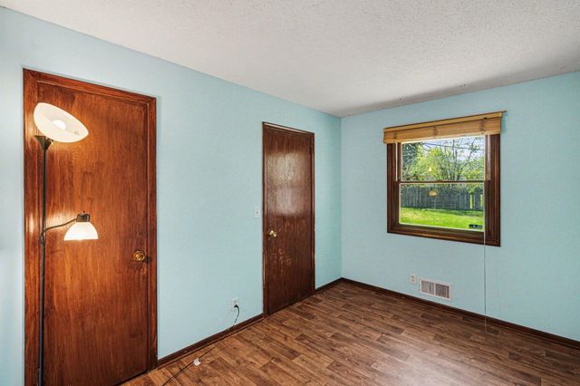 7617 Lee Avenue N, Brooklyn Park, MN 55443