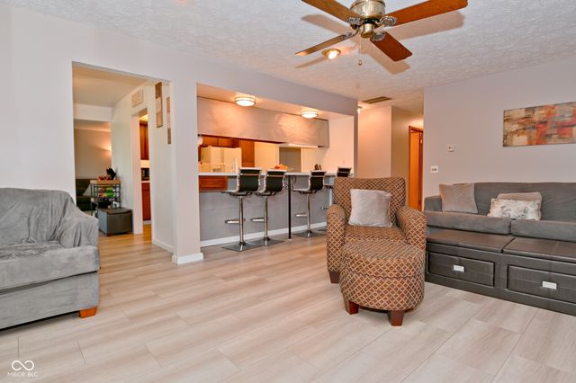 2430 E Us Highway 136, Pittsboro, IN 46167