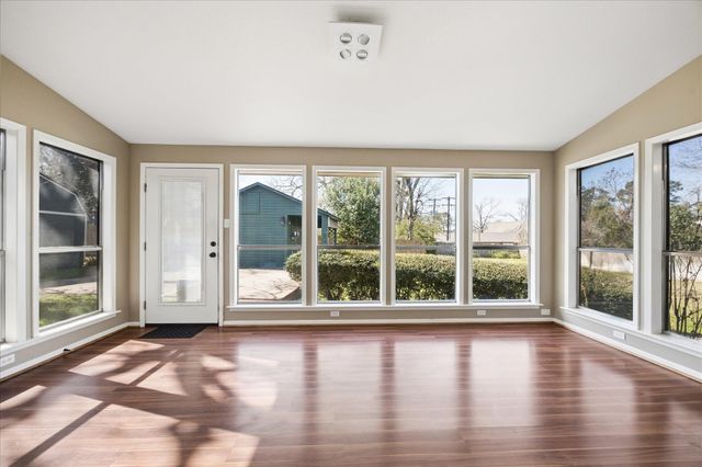 523 E O'bryant Street, Bellville, TX 77418