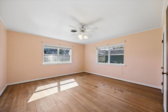 523 E O'bryant Street, Bellville, TX 77418