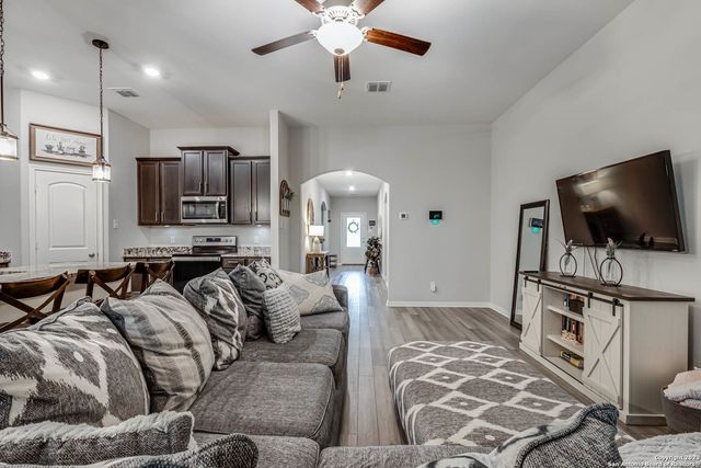 7838 Cactus Plum Dr, San Antonio, TX 78254