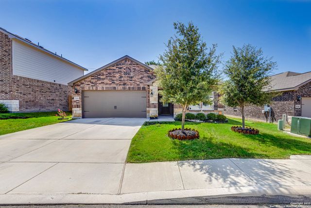 7838 Cactus Plum Dr, San Antonio, TX 78254