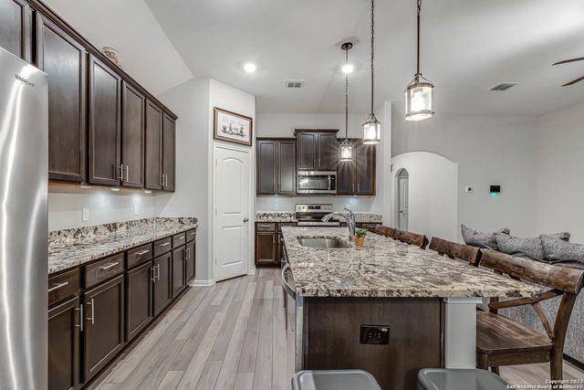7838 Cactus Plum Dr, San Antonio, TX 78254