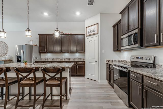 7838 Cactus Plum Dr, San Antonio, TX 78254