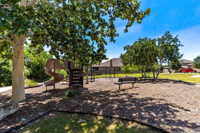 7838 Cactus Plum Dr, San Antonio, TX 78254