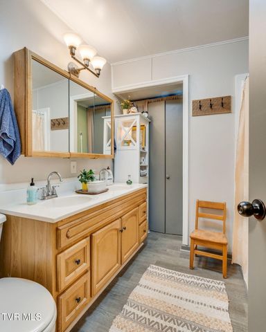 208 Collins Road, Jonesville, VA 24263