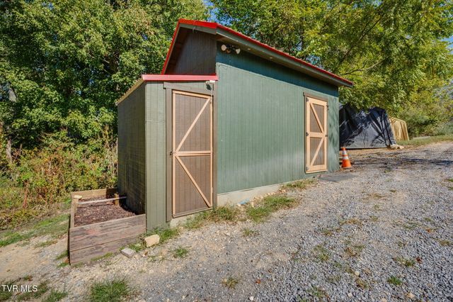 208 Collins Road, Jonesville, VA 24263