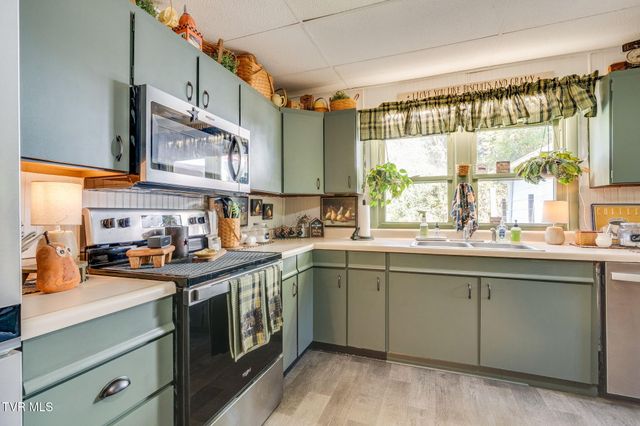 208 Collins Road, Jonesville, VA 24263