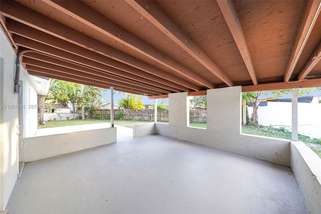 3680 SW 16th St, Fort Lauderdale, FL 33312