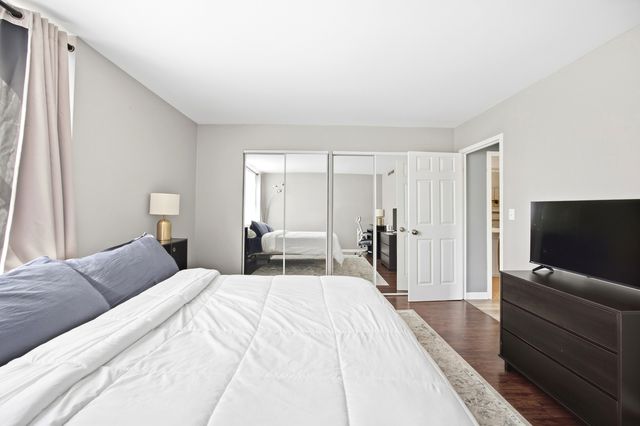 6301 N Sheridan Road 4H, Chicago, IL 60660