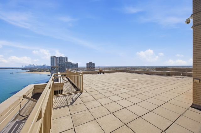 6301 N Sheridan Road 4H, Chicago, IL 60660