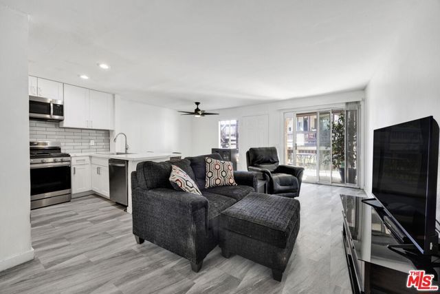 12330 Osborne Street 77, Pacoima (los Angeles), CA 91331