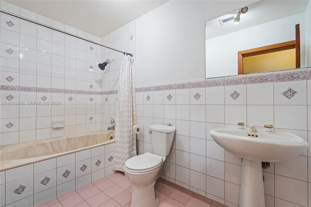 Image 24 of property listing at 7997 SW 76th Avenue, Miami, FL 33143