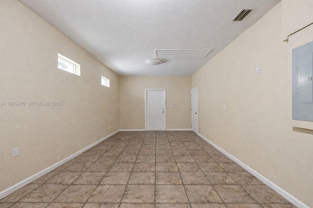 Image 27 of property listing at 7997 SW 76th Avenue, Miami, FL 33143