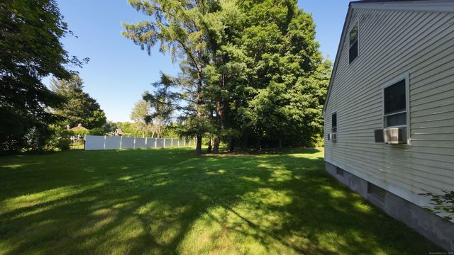 253 East Road, East Windsor, CT 06016