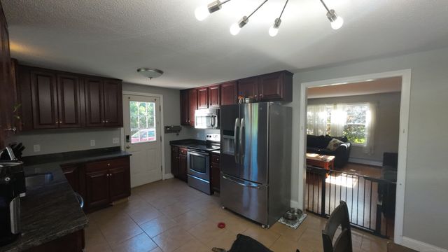 253 East Road, East Windsor, CT 06016