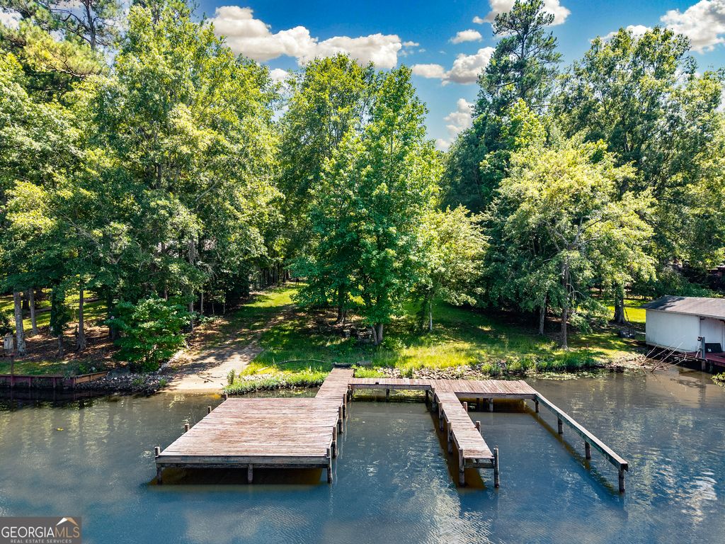 909 South Steel Bridge Road, Eatonton, GA 31024