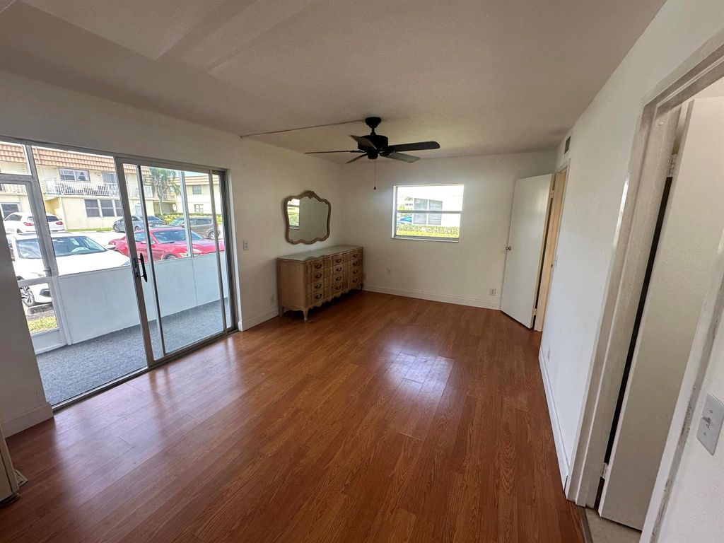 Image 3 of property listing at 155 Saxony D, Delray Beach, FL 33446