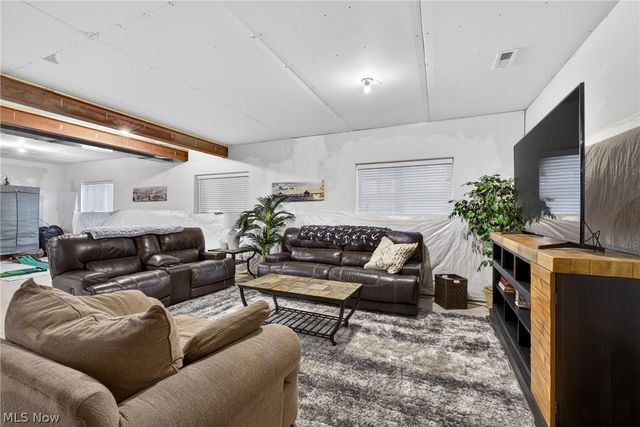 7802 Hunting Lake Drive, Painesville, OH 44077