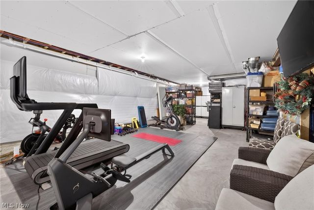 7802 Hunting Lake Drive, Painesville, OH 44077