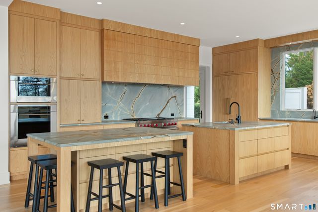 19 Beachside Common, Westport, CT 06880