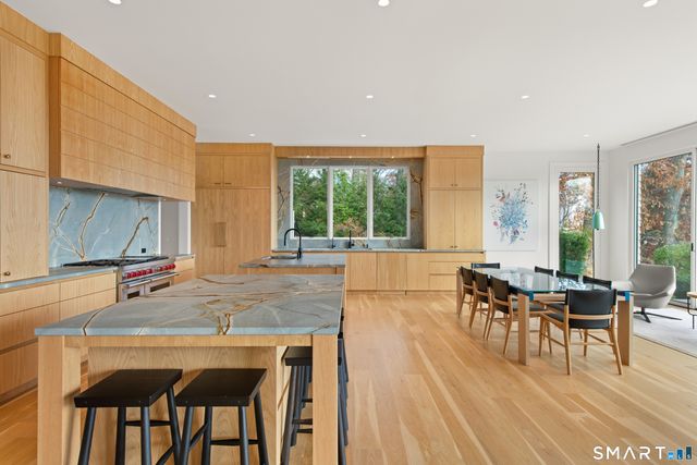 19 Beachside Common, Westport, CT 06880